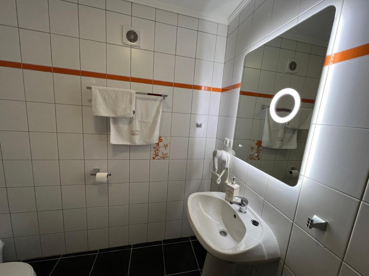 Kuria Vendeghaz Hotel Poroszlo Ngoại thất bức ảnh