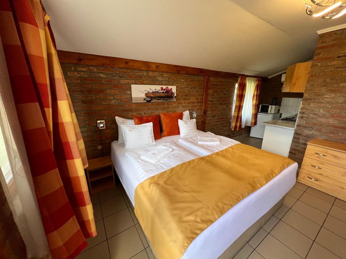 Kuria Vendeghaz Hotel Poroszlo Ngoại thất bức ảnh